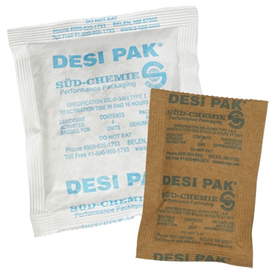 1 1/2 x 3 1/4 x 1/4" Tyvek® Clay Desiccants - 5 Gallon Pail - 550/Case