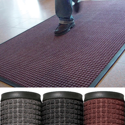 2 x 3' Red/Black Deluxe Rubber Backed Carpet Mat - 1/Each